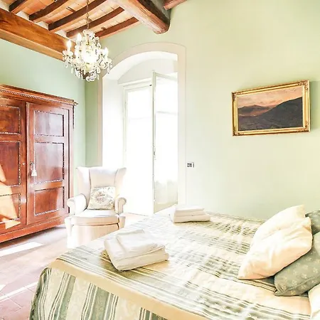 Guinigi With Private Courtyard Apartment *
